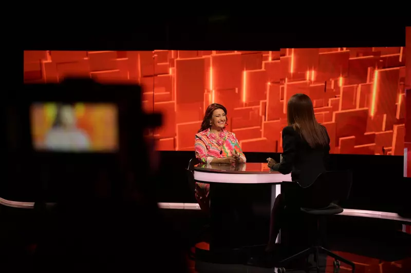 Rona-Hartner-la-40-de-intrebari-cu-Denise-Rifai_Kanal-D-2