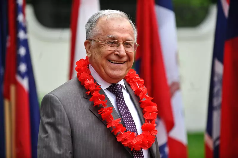 FOTOGRAFII DE ARHIVA – ION ILIESCU
