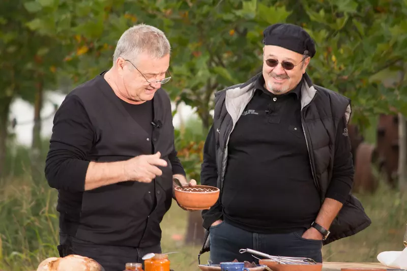 Dinescu si Baniciu la Politica si delicateturi