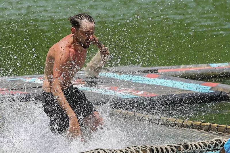 Cucu a părăsit Survivor Romania (2)