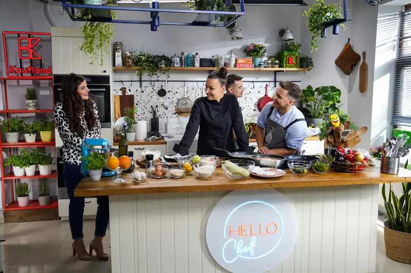 Hello Chef revine la Antena 1 cu un nou sezon. Un nou nume i se alături lui chef Roxana Blenche (6)