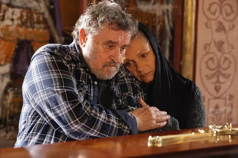 serial-vlad-Petre-si-Maria-sicriu-Adrian