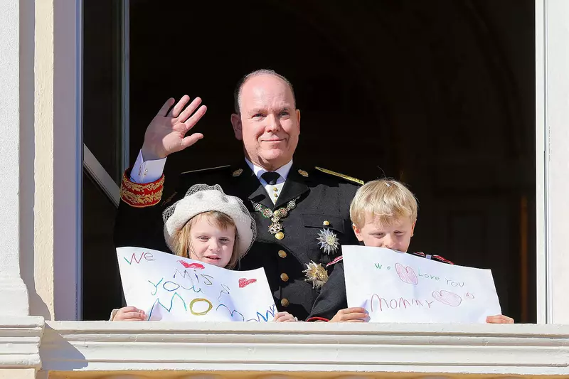 La famille princière au balcon lors de la fête nationale de Monaco