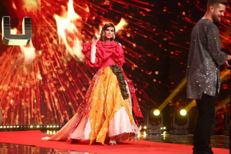 „Am venit să vorbim despre femei!”. Ce moment de roast a pregătit Iulia Albu la „iUmor” (6)