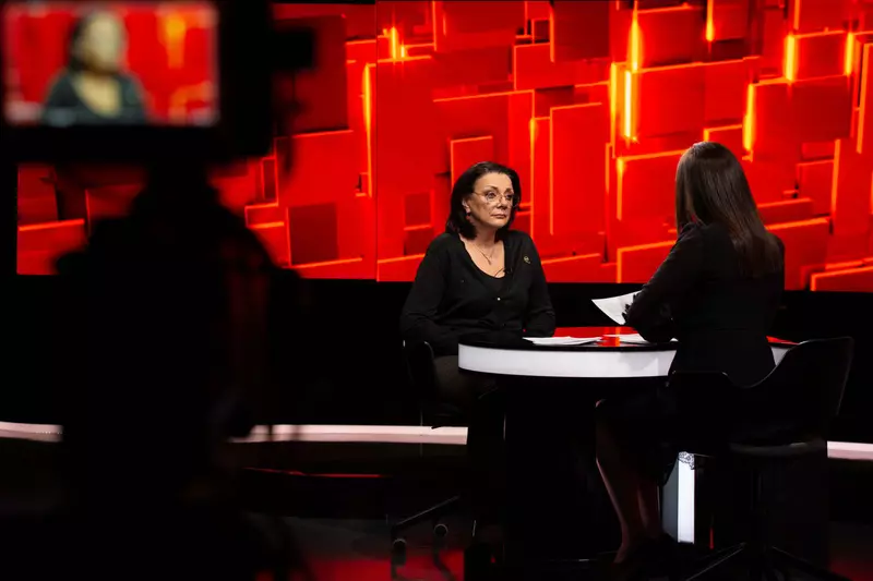 Carmen Tanase la 40 de intrebari cu Denise Rifai (1)