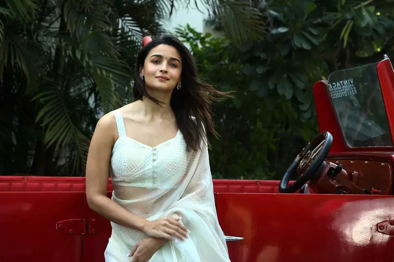 Bollywood Actress Alia Bhatta promotes her upcoming Movie Gangubai Kathiawadi