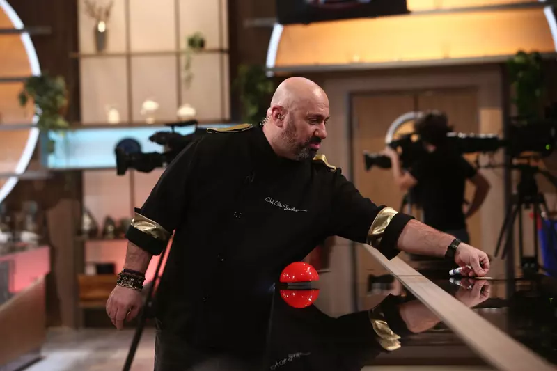 Chef Scărlătescu folosește amuleta