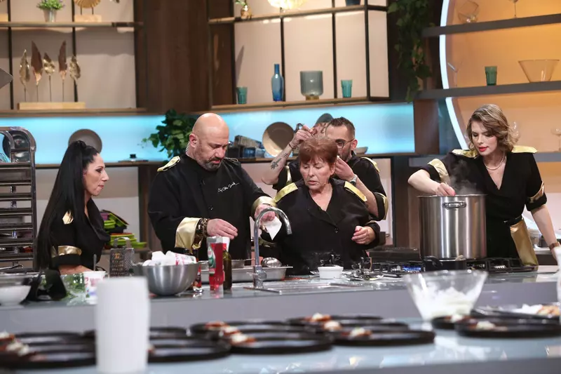 chef-scarlatescu-si-echipa-sa