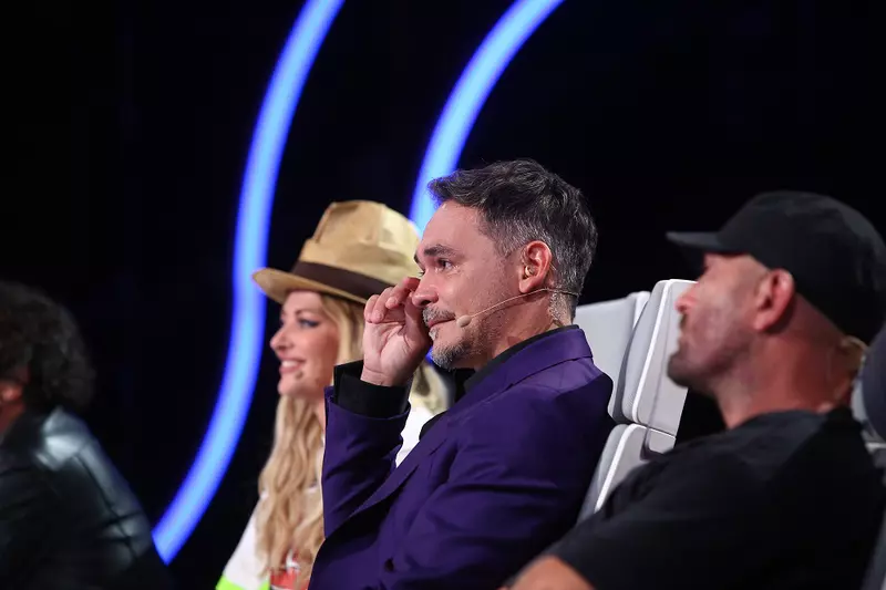 razvan-simion-in-lacrimi-la-roast-ul_iancai_episod-8-iumor-1