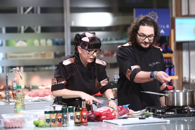 Chefi la cuțite, 23 noiembrie 2022. Următorul battle duce echipele într-o călătorie culinară prin 9 țări