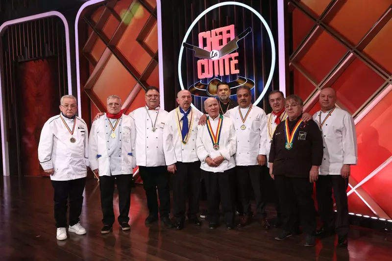 Juratii-Maestrul-Vatafu-in-centru-al-cincilea-de-la-stanga-la-dreapta