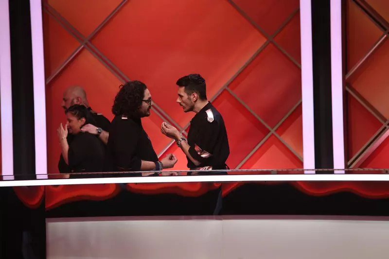 cine-este-concurentul-eliminat-de-la-chefi-la-cutite-16-noiembrie-2022-1