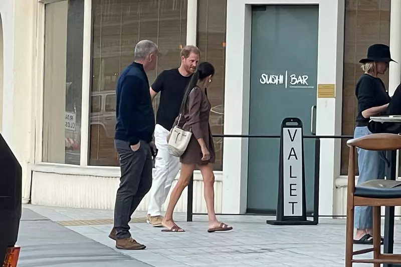 Meghan Markle și prințul Harry, prima apariție împreună după încoronarea regelui Charles. Cum au fost surprinși de paparazzi