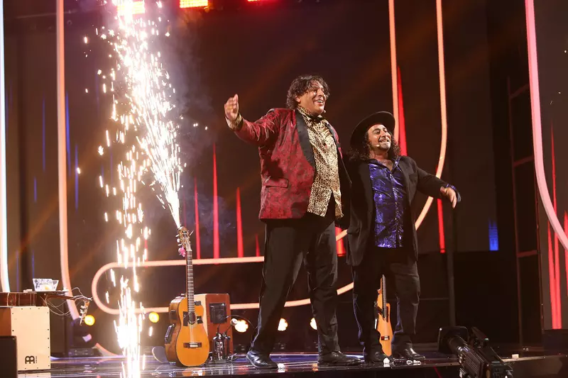 trupa-duo-ole-show-incendiar-in-finala-iumor-sezonul-14_2023