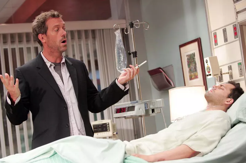 House_MD_vorbind_cu_un_pacient.jpg