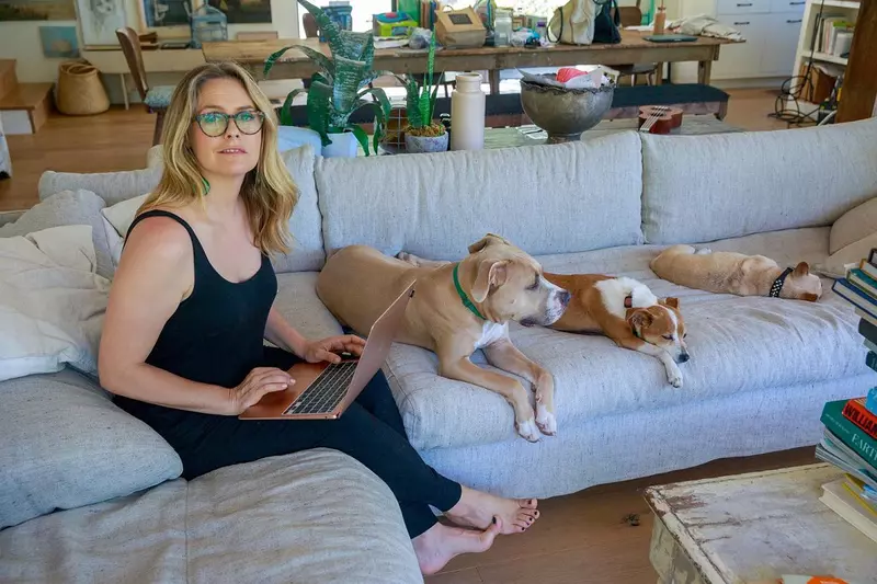 Alicia Silverstone, nud la 46 de ani, pentru a susține drepturile animalelor. "Niciodată nu m-am dezbrăcat în filme!"