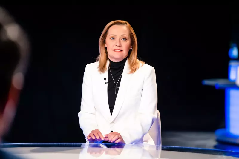 elena lasconi la pupitru