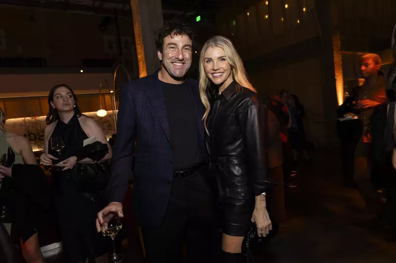 JUSTIN GIMELSTOB, AMANDA KLOOTS