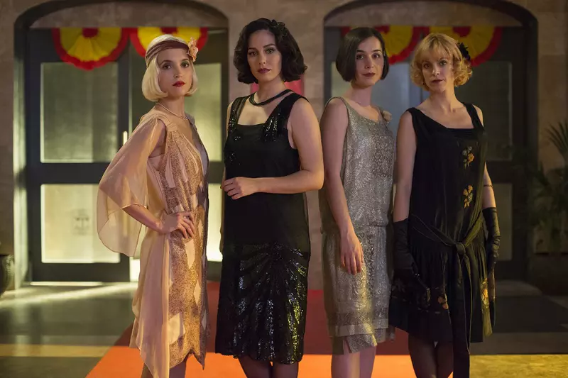 CableGirls_01