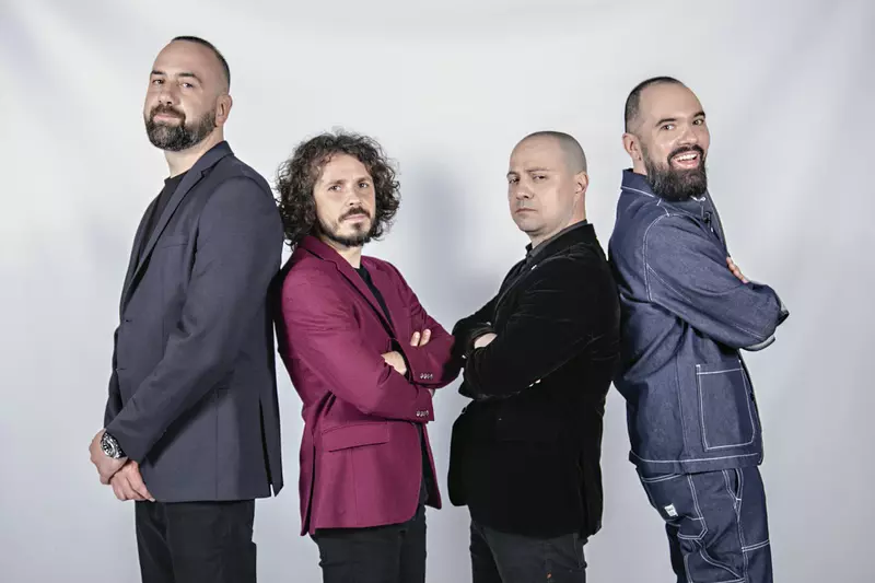 Stand-up Revolution_2