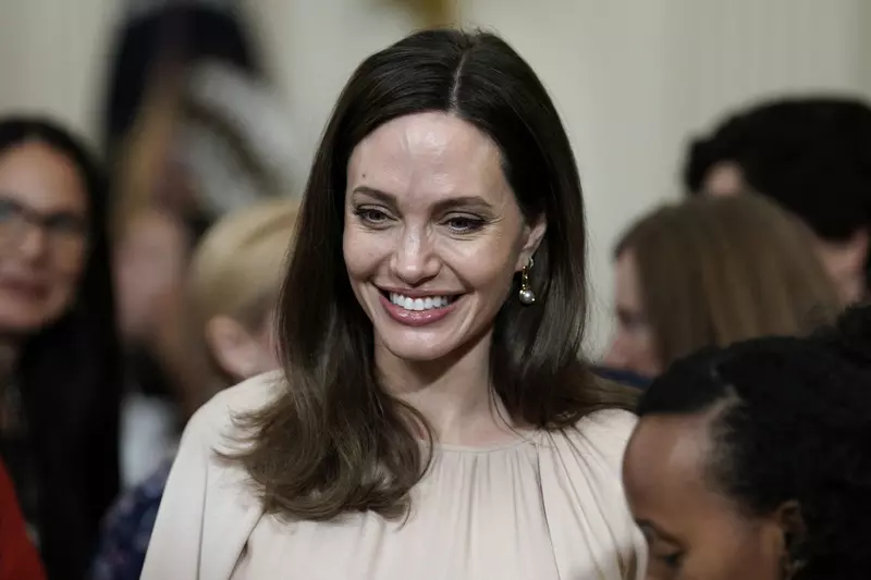 Angelina Jolie