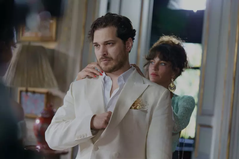 Când revine Çağatay Ulusoy la Netflix cu sezonul 3 din „Tânărul croitor”