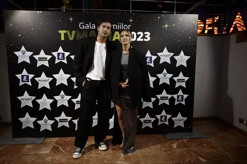 Radu Vâlcan, susținut de Adela Popescu, la Premiile TVmania 2023