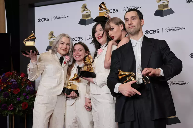 Taylor Swift a câștigat trofeul pentru „Albumul anului” la Premiile Grammy 2024 