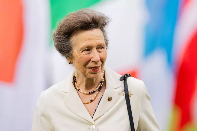 Prințesa Anne, internată cu răni minore  