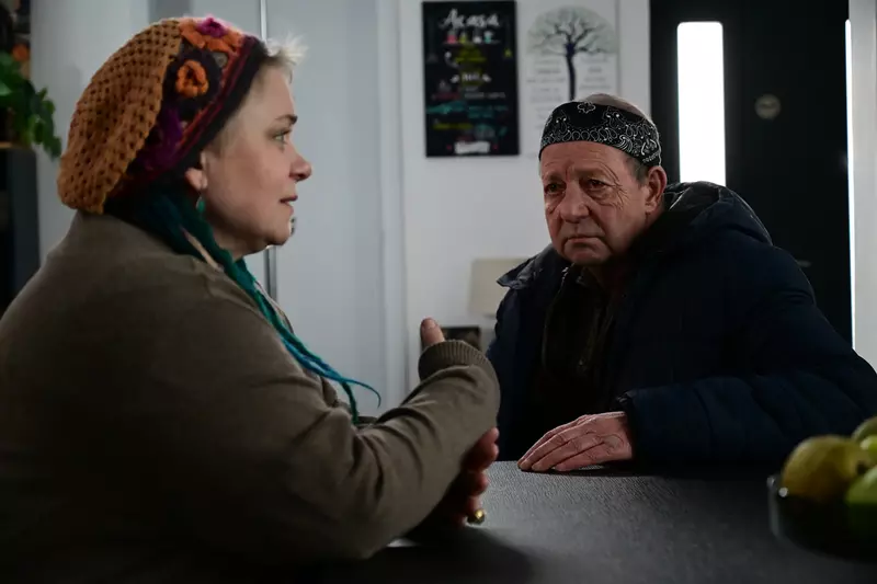 Ana, Mi-ai fost scrisă în ADN – Difuzare 2.04 1