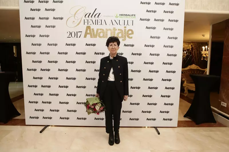 Carmen Ginghină, câștigătoarea marelui trofeu Femeia Anului 2017