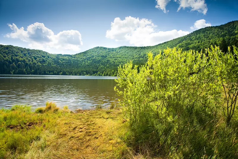 De ce va fi interzis scăldatul în Lacul Sfânta Ana