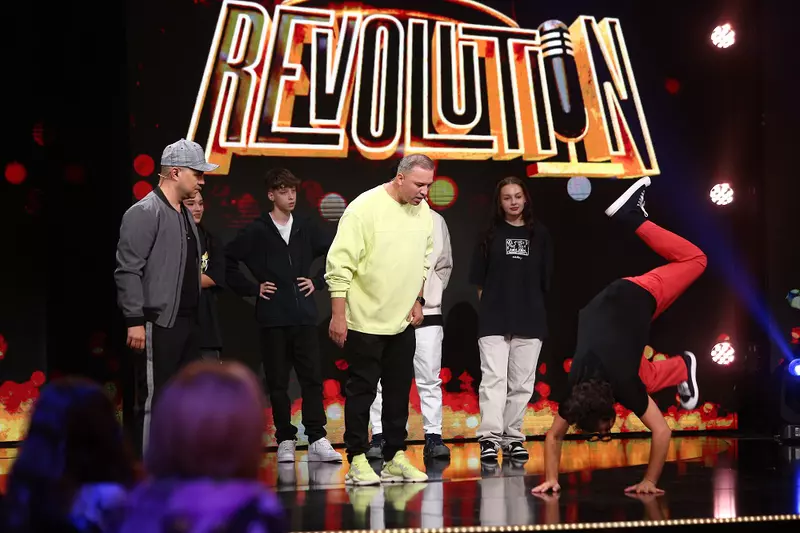 Piticu, pe numele real Ionuț Dumitru, le-a făcut un mic roast juraților de la Stand-Up Revolution
