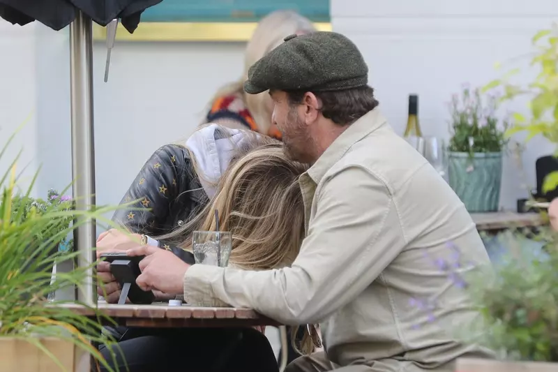 Gerard Butler si Penny Lane