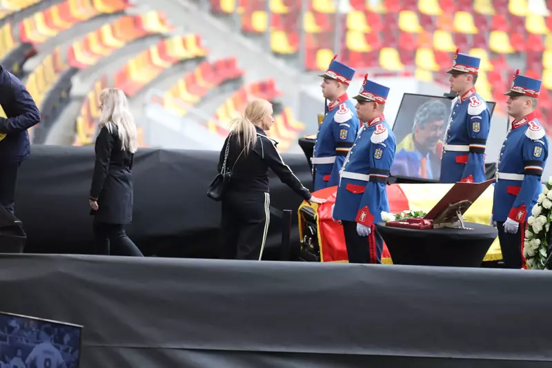 Anamaria Prodan la priveghi Lucescu