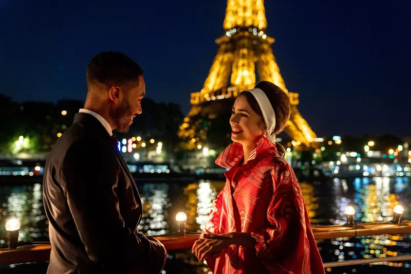 Lucien Laviscount, Alfie din „Emily in Paris”, se întoarce în sezonul 3 al serialului Netflix