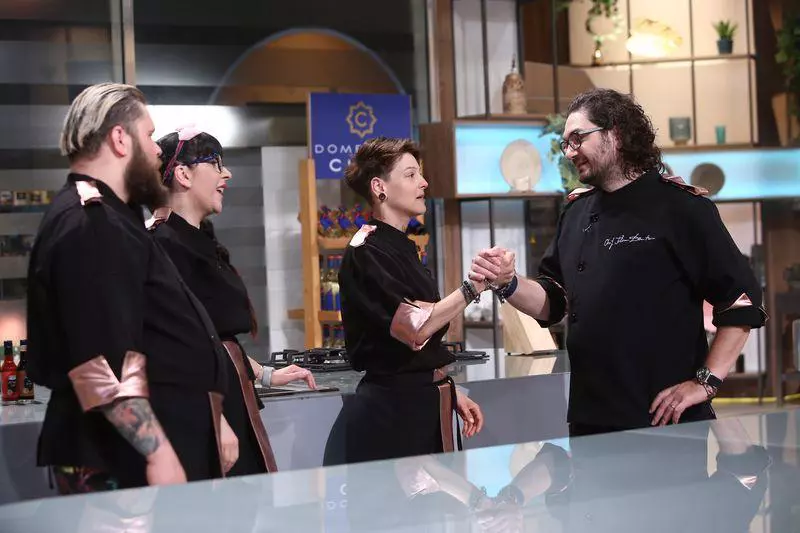 cine-sunt-semifinalistii-chefi-la-cutite-2022-sezonul-10.-doi-concurenti-au-fost-eliminati-2