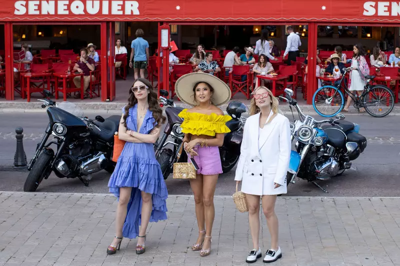 „Emily in Paris” Season 2 (2021)