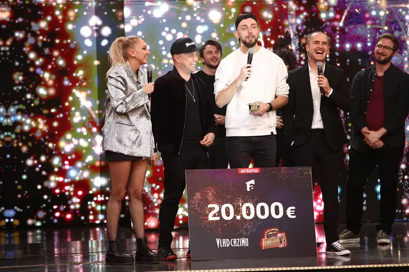 madalin-cirje-a-castigat-finala-sezonului-2-stand-up-revolution_03