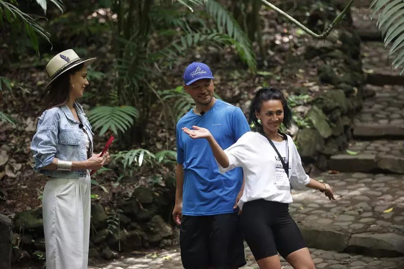 cu-ce-se-ocupa-melinda-sotia-lui-puya-1-2