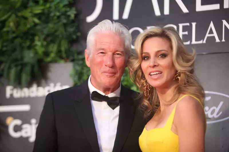 Richard Gere este căsătorit cu Alejandra Silva