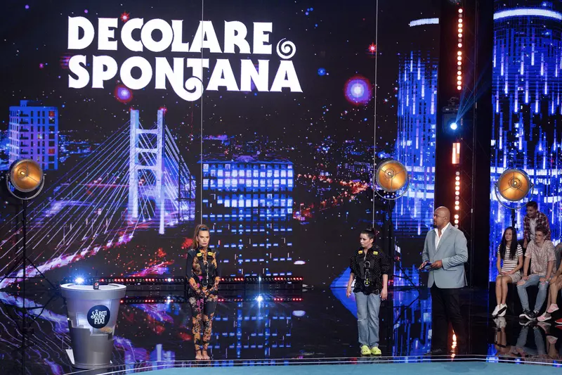 Anca Dinicu si Anna Lesko – Decolare spontana (4)