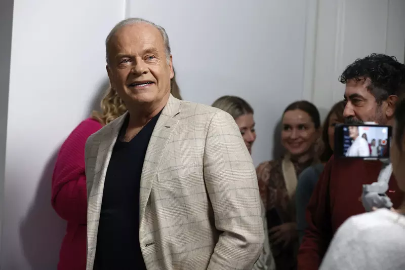 Kelsey Grammer At Fraiser TV Show Photocall – Madrid