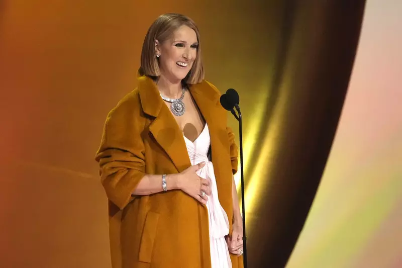 Celine Dion pe scena premiilor Grammy 2024