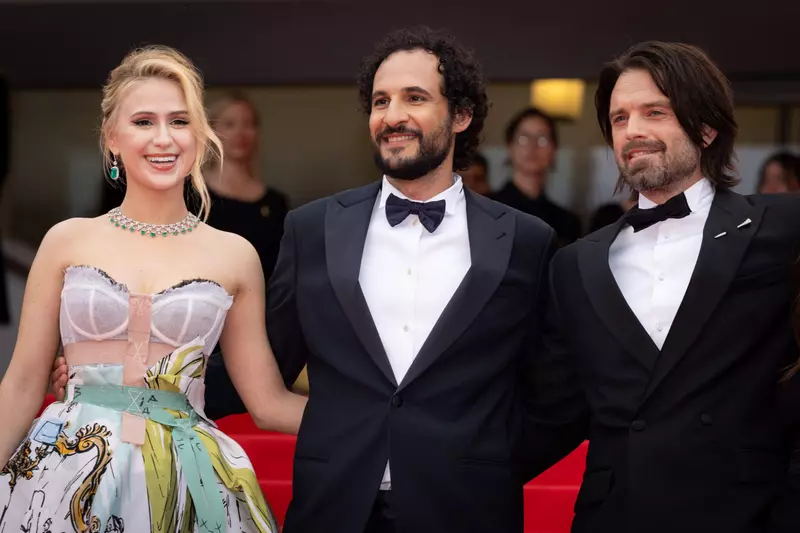 Maria Bakalova, Ali Abbasi, Sebastian Stan și Amy Baerattend, la premiera „The Apprentice” de la Festivalul de Film de la Cannes 2024