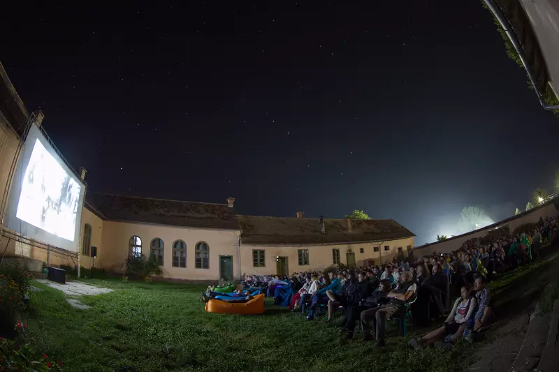 4.-Luna-Plina-@-Biertan