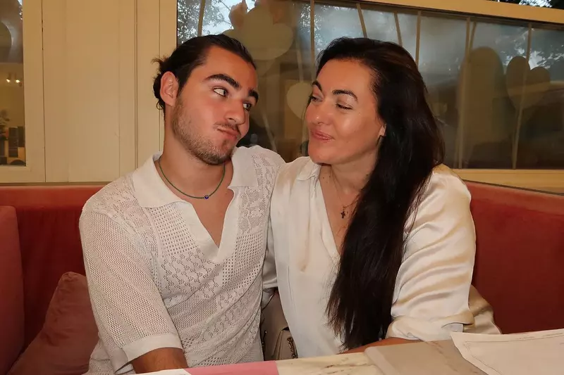 Radu Stefan Banica a postat o noua imagine cu mama lui, Camelia Constantinescu