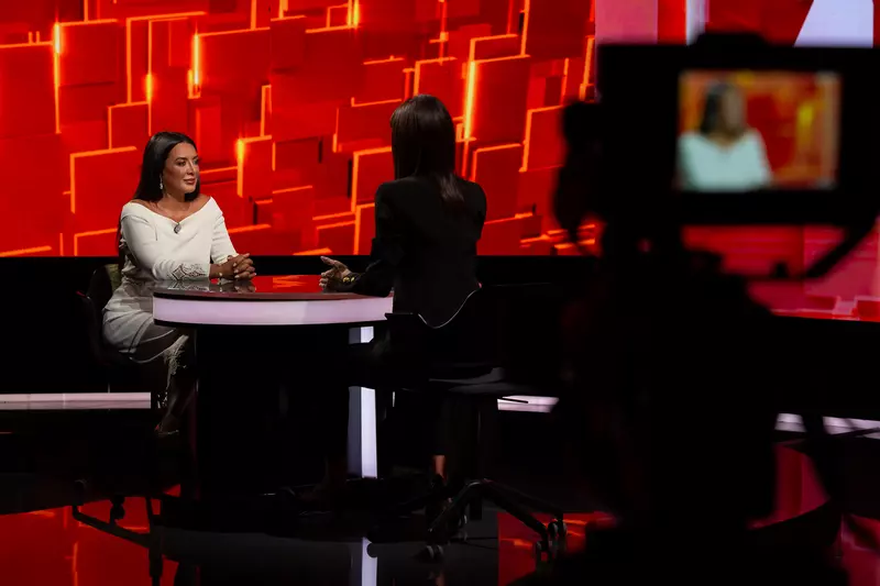 Oana Niculescu Mizil la 40 de intrebari cu Denise Rifai_Kanal D (2)