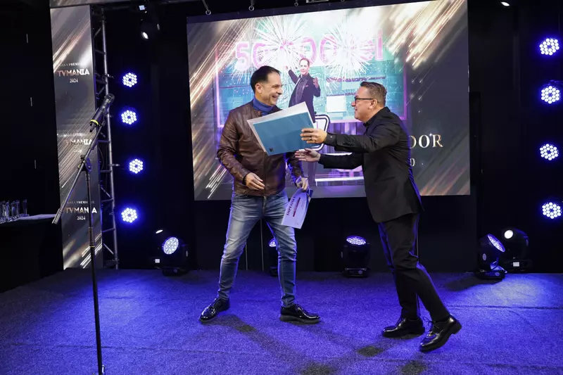 Dan Negru câștigă premiul TVmania 2024 (3)