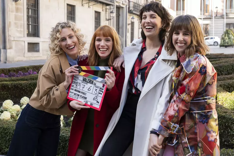 Valeria, imagini din sezonul 4 al serialului spaniol de pe Netflix (1)